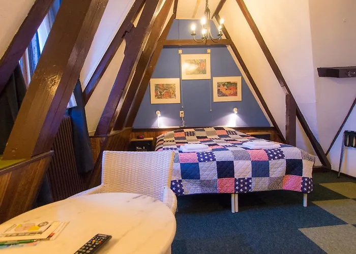 Hotel Adolesce