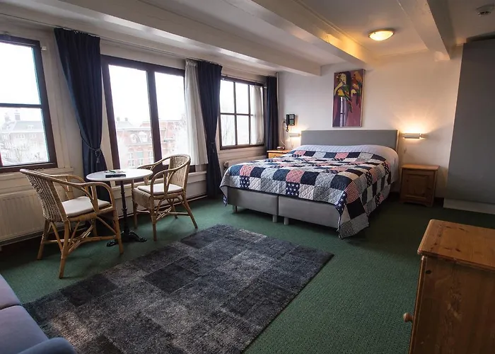 Hotel Adolesce